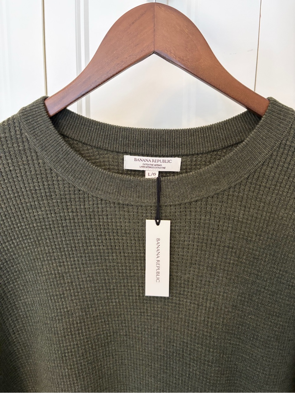 Banana Republic Men's 100% Merino Wool thermal crewneck. Heather olive green